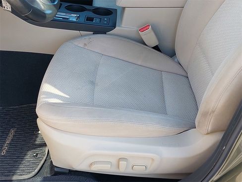 Used 2017 Subaru Outback 2.5i Premium image 39