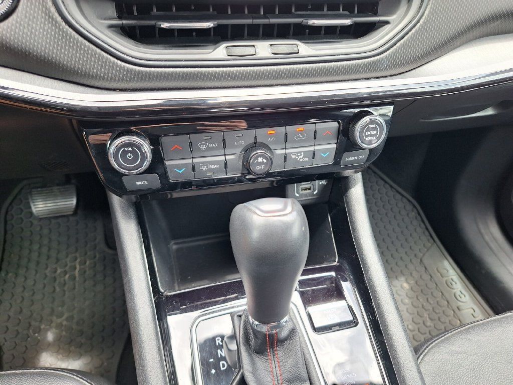 Used 2024 Jeep Compass Trailhawk AWD/4WD image 16