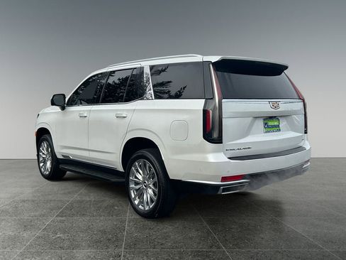 Used 2024 Cadillac Escalade Premium Luxury AWD/4WD image 6