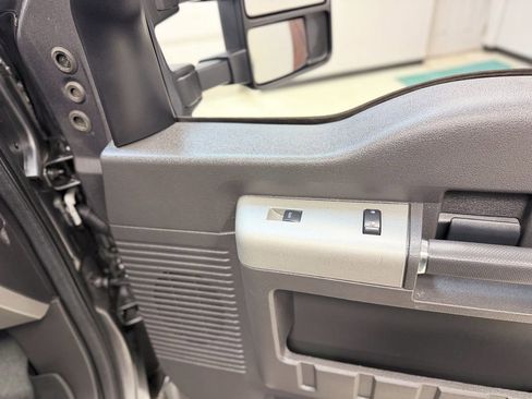 Used 2014 Ford F250 Lariat w/ Lariat Ultimate Package image 30