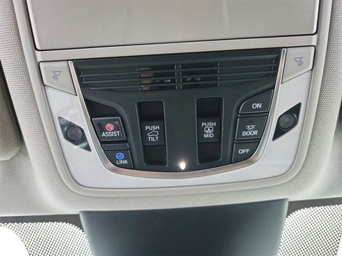 Used 2024 Acura MDX SH-AWD w/ Advance Package image 41