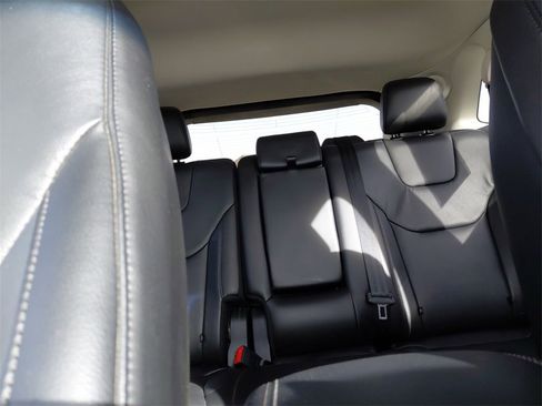 Used 2020 Ford Edge Titanium w/ Class II Trailer Tow Package image 36