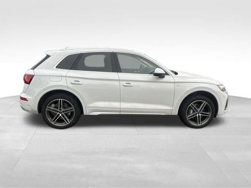 Used 2024 Audi Q5 e Premium Plus image 11