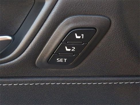 Certified 2024 Toyota Venza Limited image 30