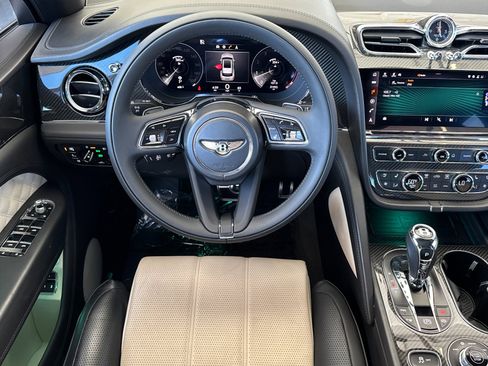 Certified 2022 Bentley Bentayga image 16