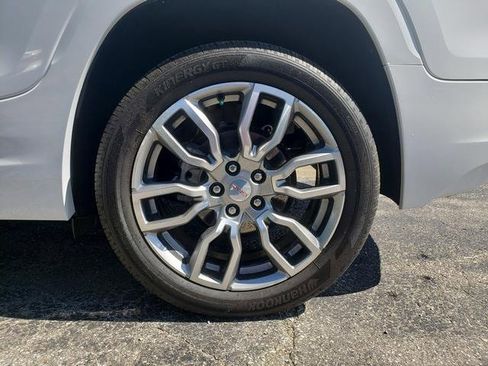 Used 2022 GMC Terrain Denali w/ Denali Premium Package AWD/4WD image 11