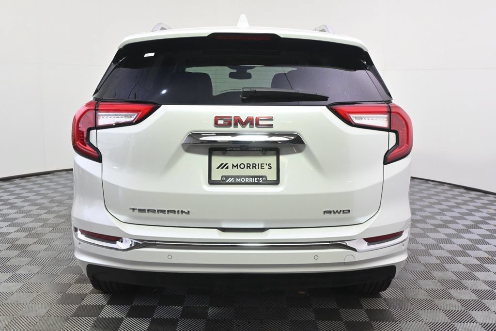 Used 2023 GMC Terrain Denali w/ Denali Premium Package AWD/4WD image 5