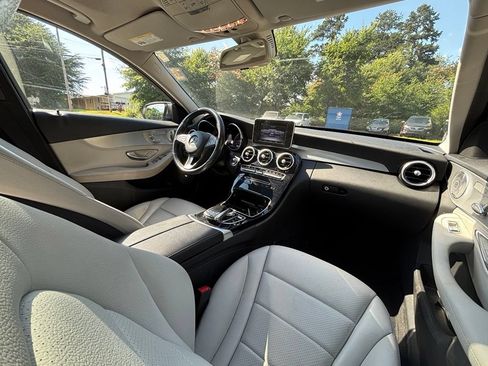 Used 2015 Mercedes-Benz C 300 4MATIC Sedan image 15