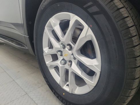 Used 2018 Chevrolet Traverse LT FWD image 31