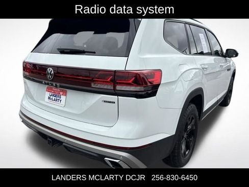 Used 2024 Volkswagen Atlas Peak Edition SE AWD/4WD image 7