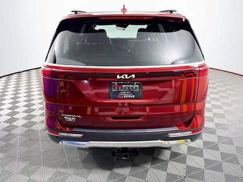 Used 2024 Kia Carnival SX FWD image 6