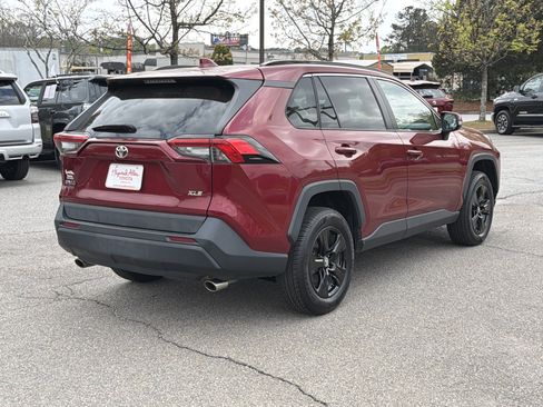 Used 2020 Toyota RAV4 XLE image 10