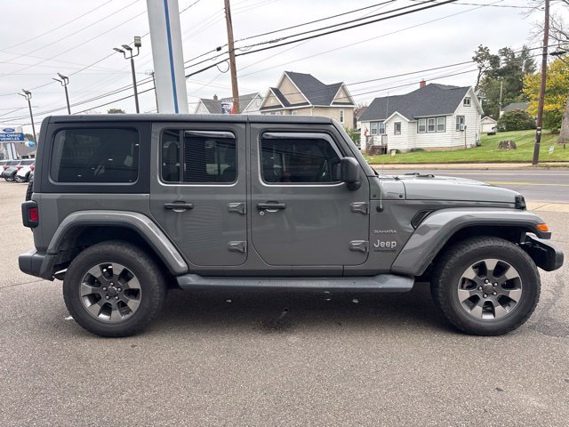 Used 2019 Jeep Wrangler Unlimited Sahara w/ Cold Weather Group AWD/4WD image 5