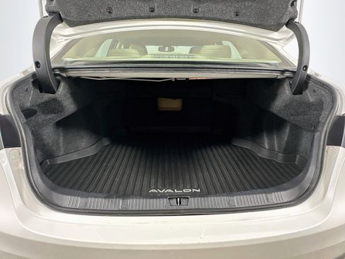 Used 2017 Toyota Avalon XLE Plus w/ All Weather Liner Package FWD image 29