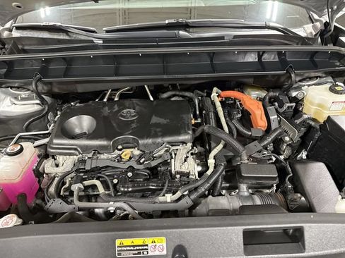 Used 2020 Toyota Highlander XLE AWD/4WD image 26