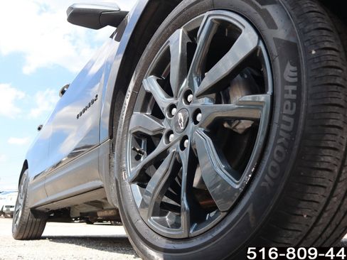 Used 2022 Chevrolet Equinox RS image 11