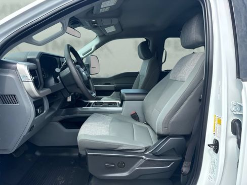 Used 2024 Ford F250 XLT w/ FX4 Off-Road Package AWD/4WD image 6