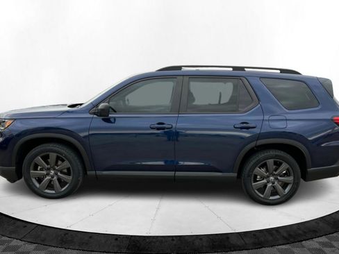 Used 2023 Honda Pilot Sport image 2
