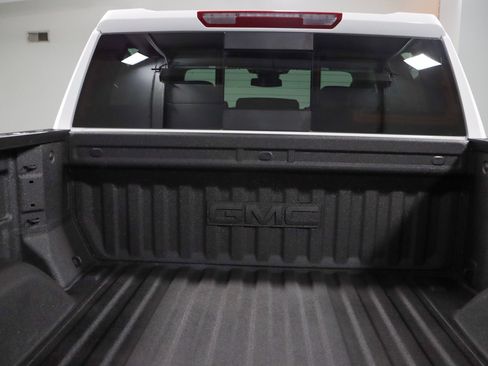 Used 2025 GMC Sierra 1500 AT4 w/ AT4 Preferred Package AWD/4WD image 32