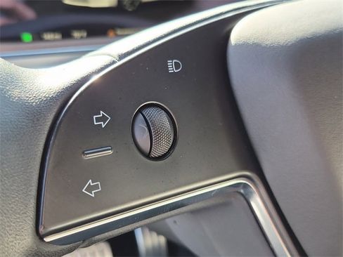 Used 2022 Tesla Model S Plaid image 25