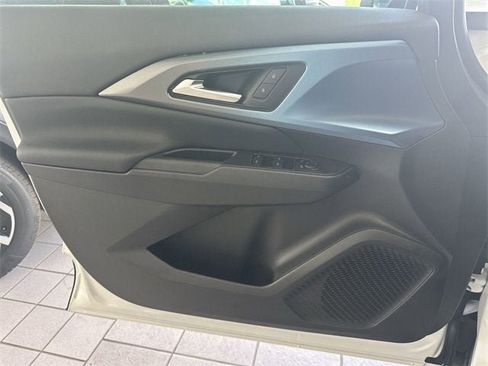 New 2026 Chevrolet Equinox EV LT image 38