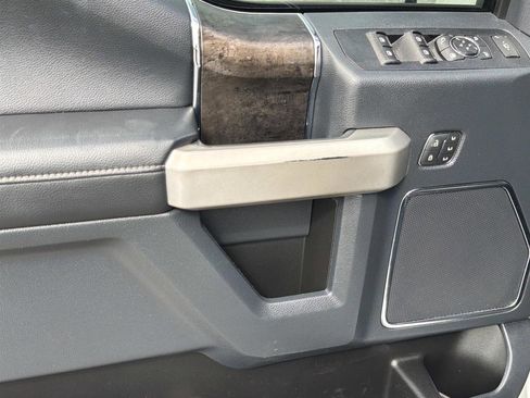 Used 2022 Ford F250 Lariat w/ Lariat Value Package image 13