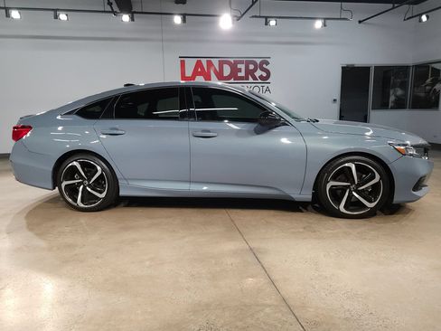 Used 2022 Honda Accord Sport image 8