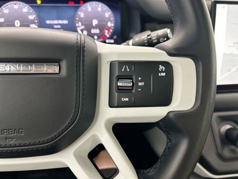 Used 2023 Land Rover Defender 110 X-Dynamic SE image 12