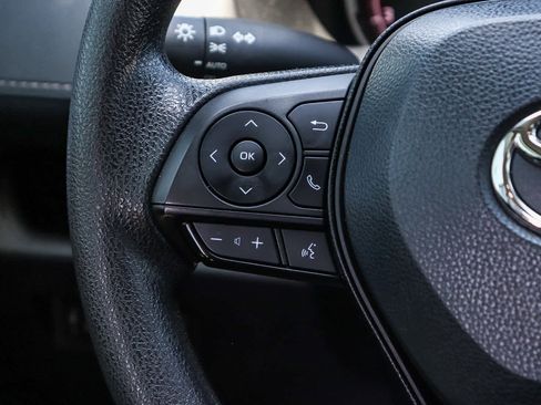 Used 2024 Toyota RAV4 XLE AWD/4WD image 18