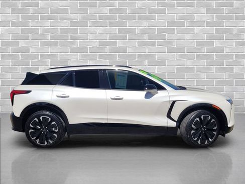 Certified 2024 Chevrolet Blazer EV RS AWD/4WD image 4