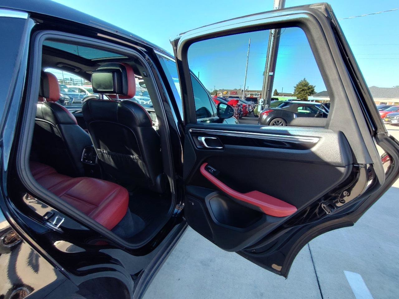 Used 2016 Porsche Macan S AWD/4WD image 46