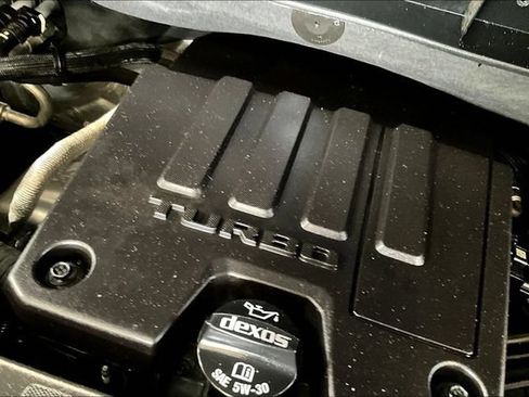 Used 2023 Chevrolet Silverado 1500 LT AWD/4WD image 30