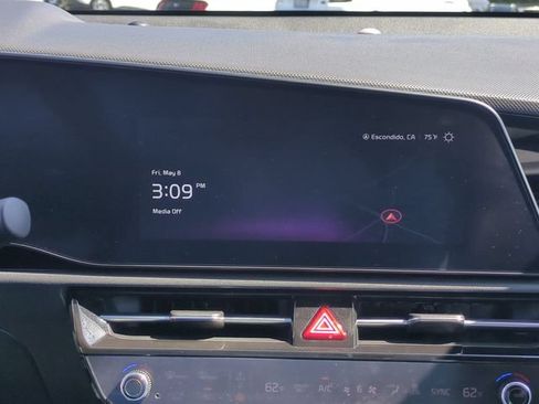 Certified 2024 Kia Niro Wind FWD image 21