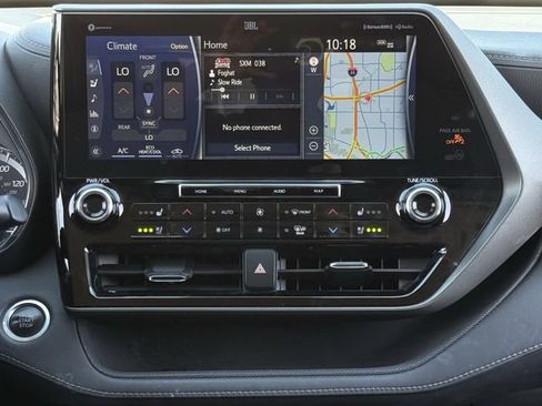 Used 2021 Toyota Highlander Limited AWD/4WD image 17