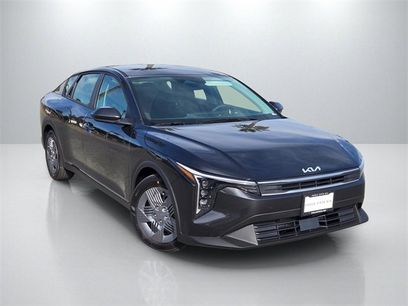 New 2025 Kia K4 LX