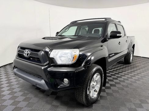 Used 2015 Toyota Tacoma 4x4 Double Cab w/ TRD Sport Package image 2