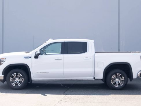Used 2025 GMC Sierra 1500 SLT AWD/4WD image 29