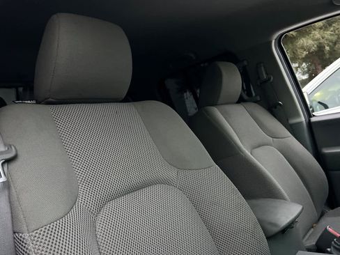 Used 2019 Nissan Frontier SV image 17