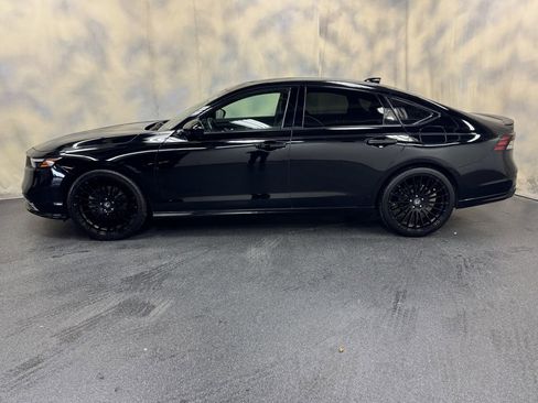 Used 2023 Honda Accord Sport image 3