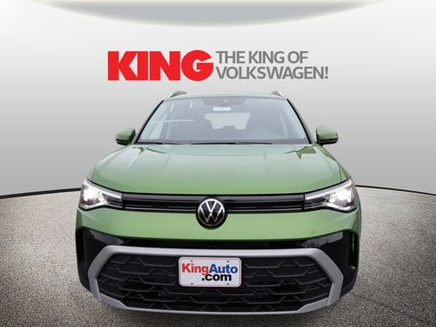 New 2026 Volkswagen Taos SE image 9