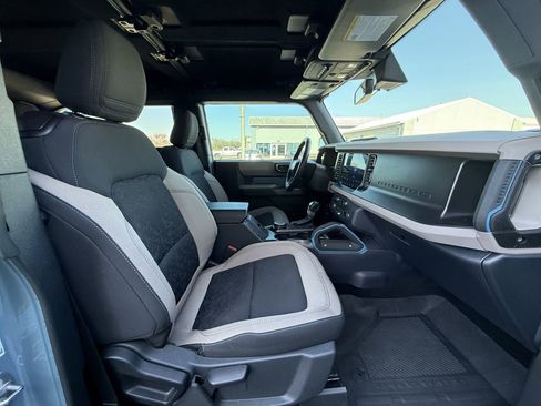 Used 2022 Ford Bronco Wildtrak image 14