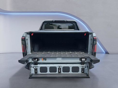 Used 2025 GMC Sierra EV Denali AWD/4WD image 7