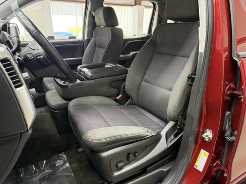 Used 2018 Chevrolet Silverado 1500 LT w/ LT Eassist Package image 11