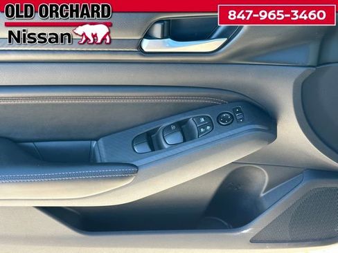 Used 2022 Nissan Altima 2.5 SR w/ Midnight Edition Package image 10