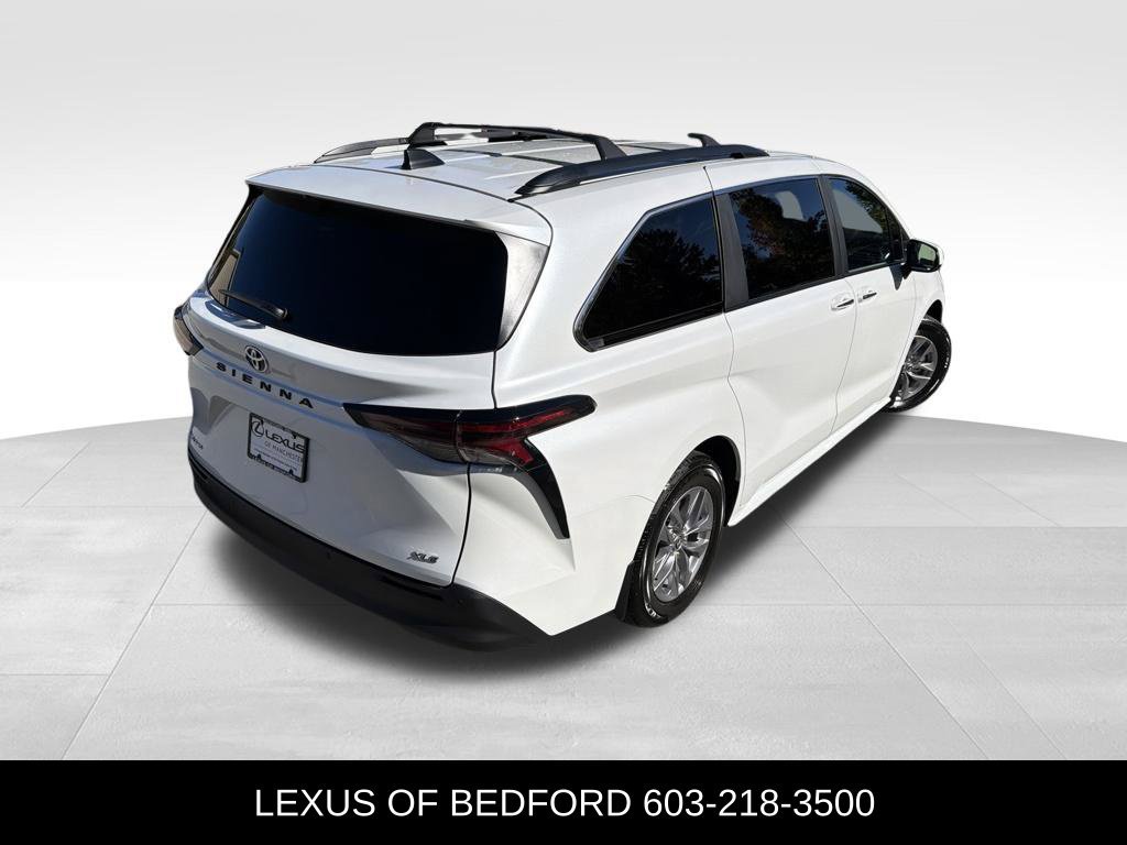 Used 2025 Toyota Sienna XLE w/ XLE Plus Package AWD/4WD image 6