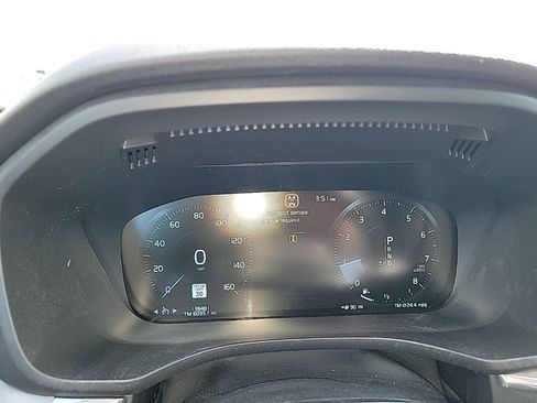 Used 2019 Volvo XC60 T6 Momentum w/ Multimedia Package image 25