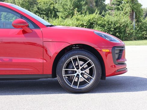 Used 2025 Porsche Macan image 10