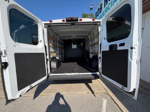 Used 2025 RAM ProMaster 2500 w/ U-Haul Equipment Group FWD image 7