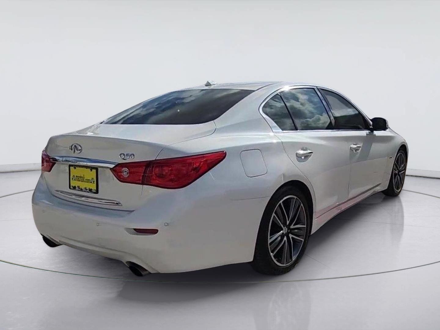 Used 2016 INFINITI Q50 3.0t Premium w/ Driver Assistance Package RWD image 8
