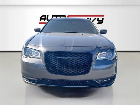 Used 2022 Chrysler 300 S image 2